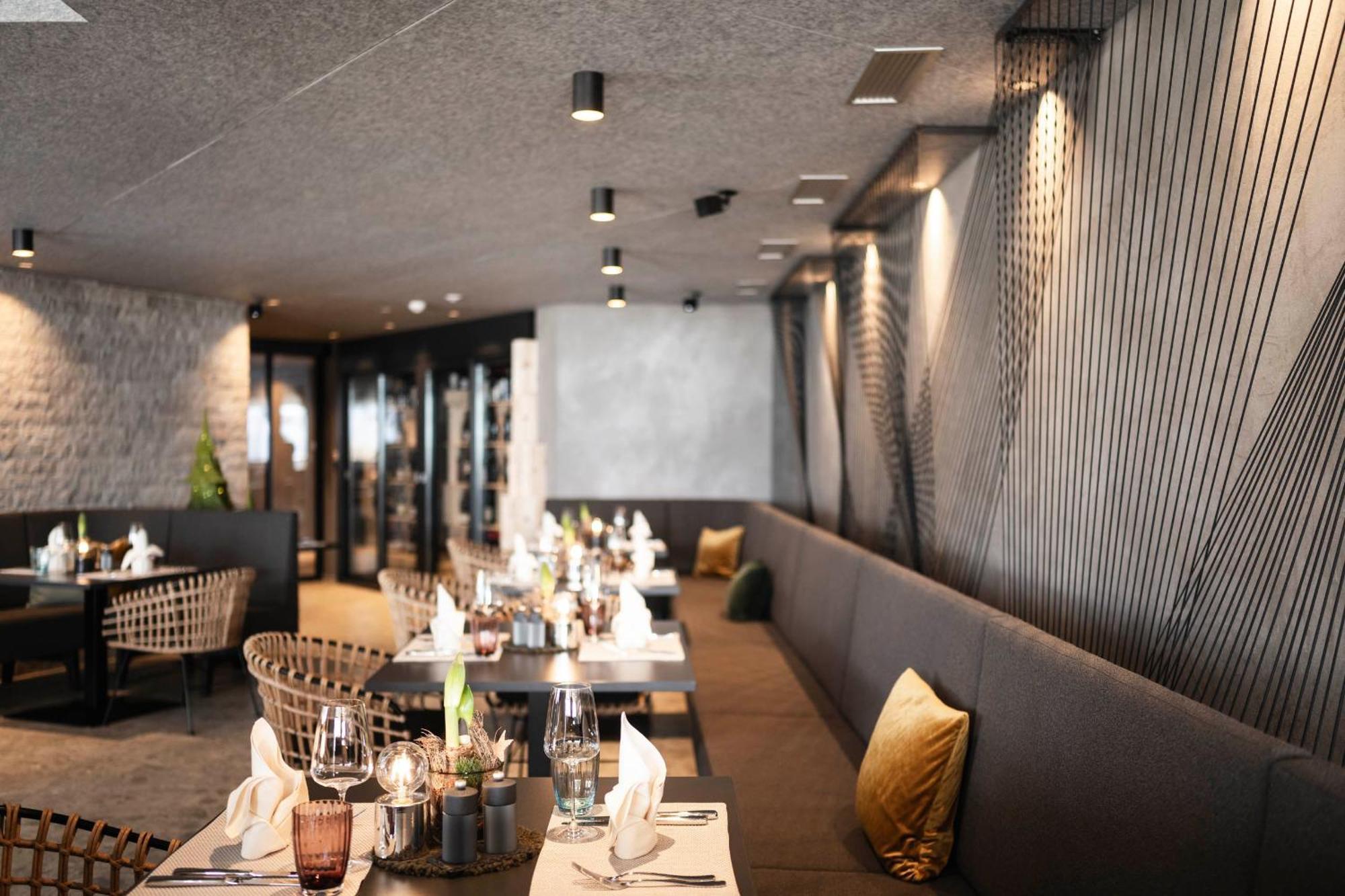 Hotel Rosengarten Schenna Bagian luar foto